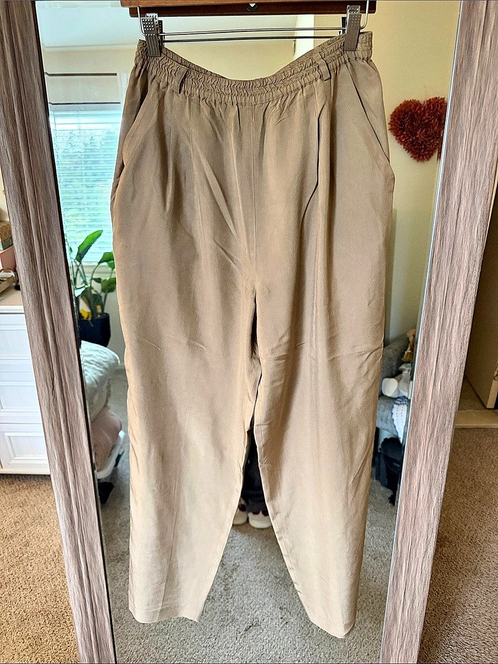 Saks, Fifth Avenue Ave. Real Clothes Wide Leg Silk Pants in Beige Size Small
